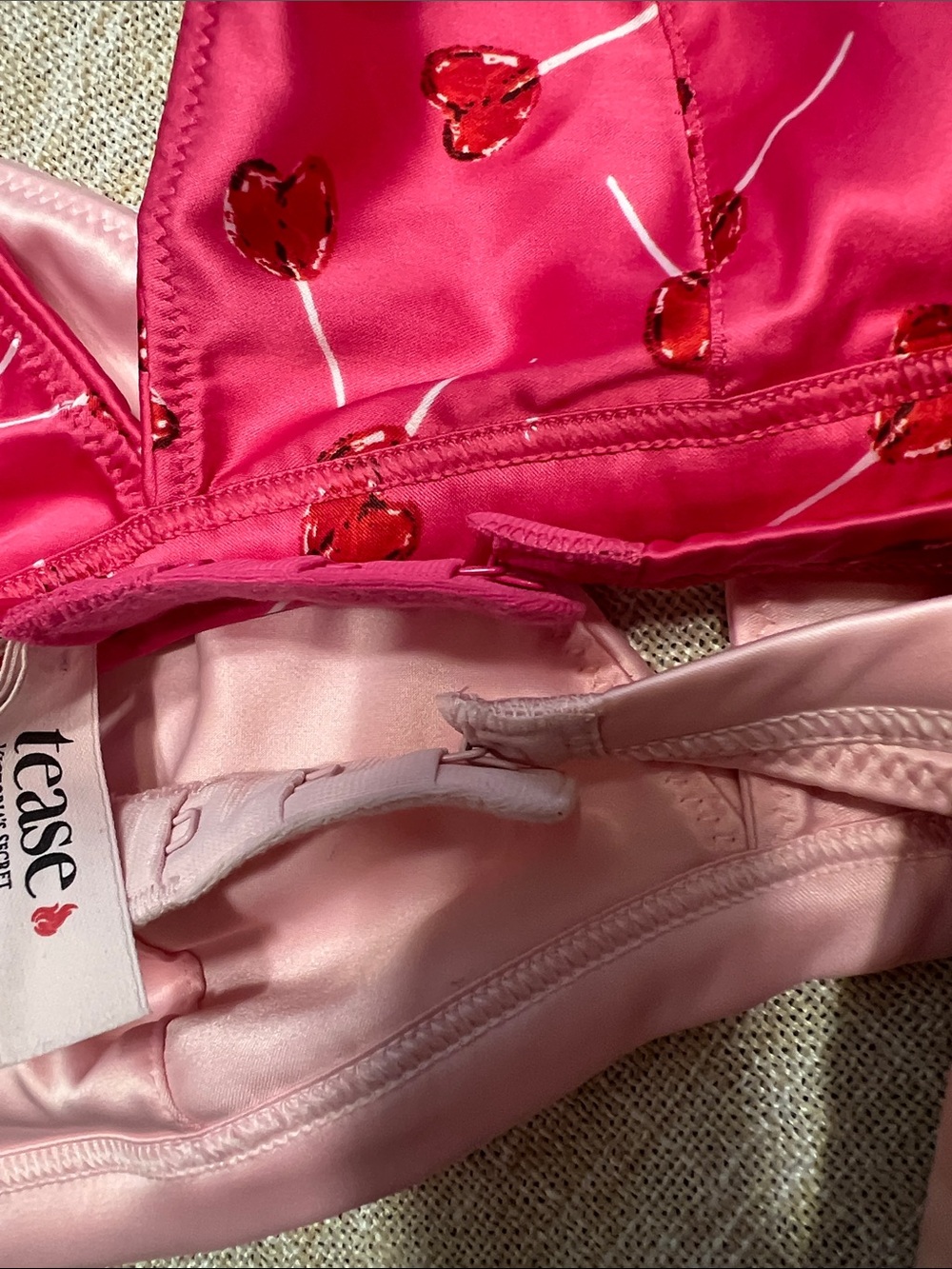 Victoria's Secret tease Bralettes - Picture 9 of 11